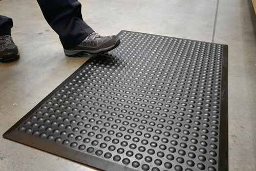 Arbeitsplatzbodenbelag schwarz SBR-Gummi COBA